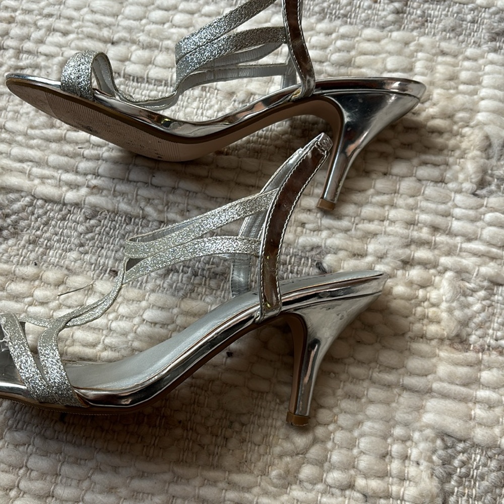 Silver Manhattan Collection heels - Picture 5 of 5